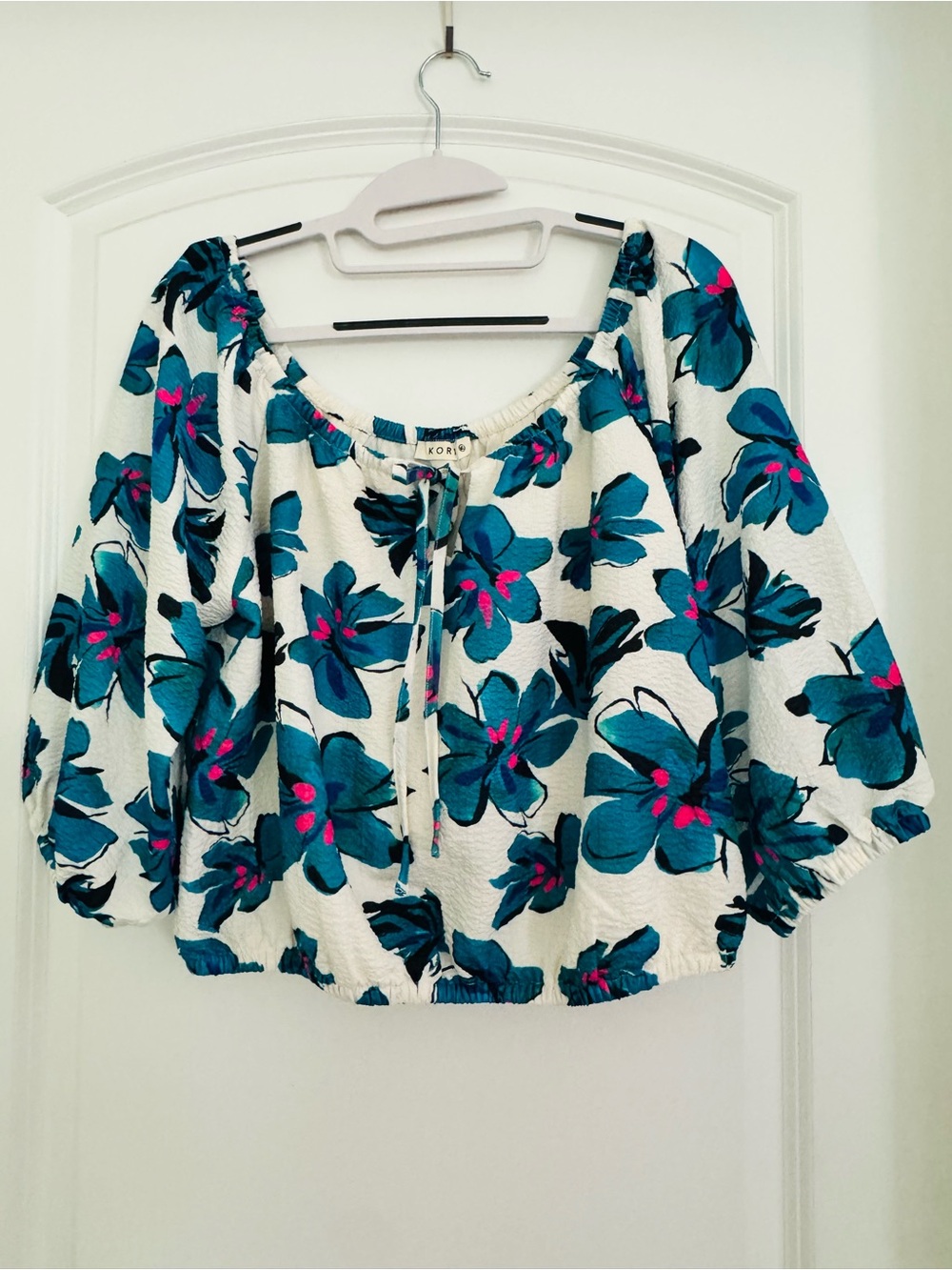 Kori Floral Peasant Top in White with Teal Flowers, NWT